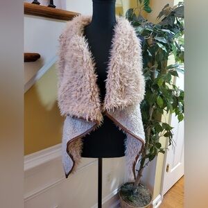 BY TOGETHER 🌹 Women’s open front faux fur vest |REVERSIBLE| Ivory color| SZ: MED